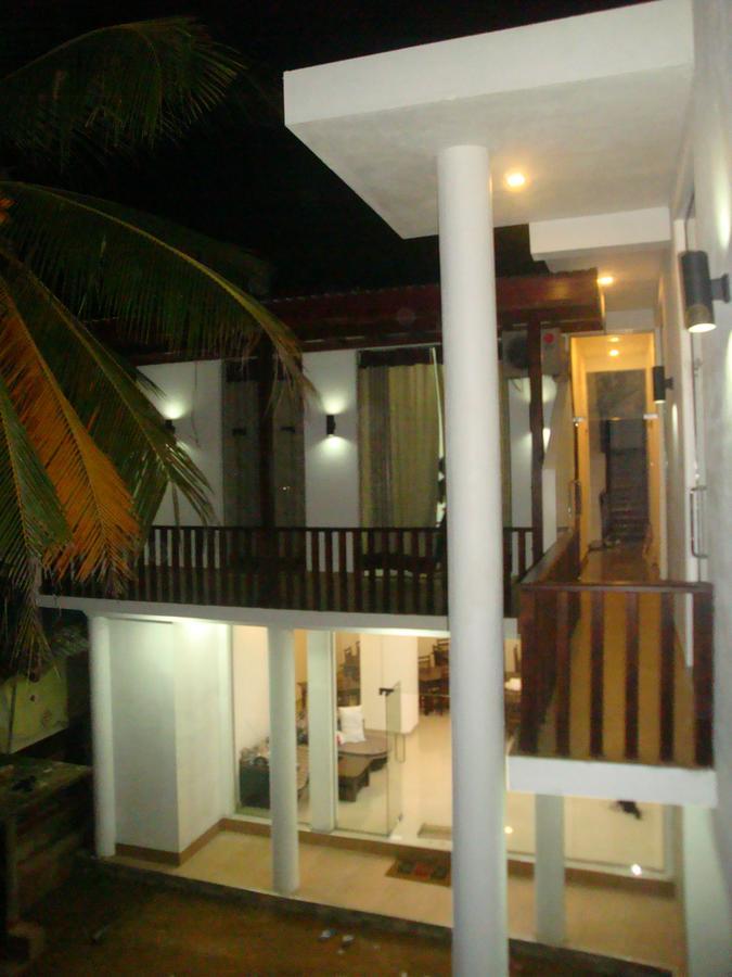 Sea View Tourist Inn แทนกาลเล ภายนอก รูปภาพ