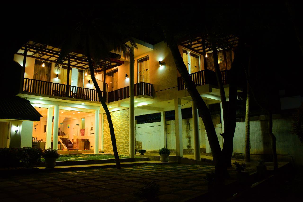 Sea View Tourist Inn แทนกาลเล ภายนอก รูปภาพ